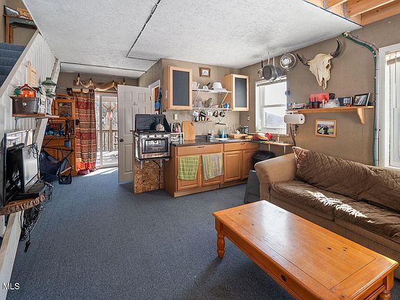 4th image of 1673 W Fulton Road