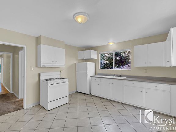 3rd image of 708 Virginia St APT A