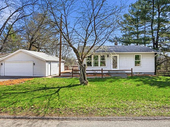 2nd image of 24207 W Fawn Rd NE