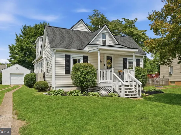 30 Hill Ave, Morrisville, PA 19067