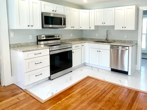 16 South St #2, Newport, NH 03773