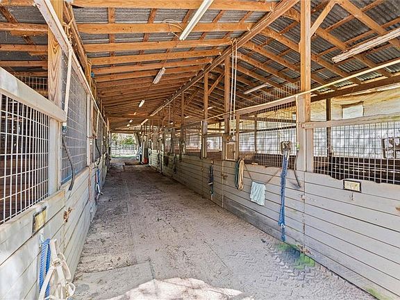 4th image of 3200 Driskell Loop Rd N