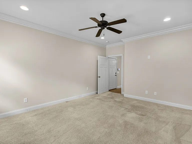 948 Starr Ct — Photo 31