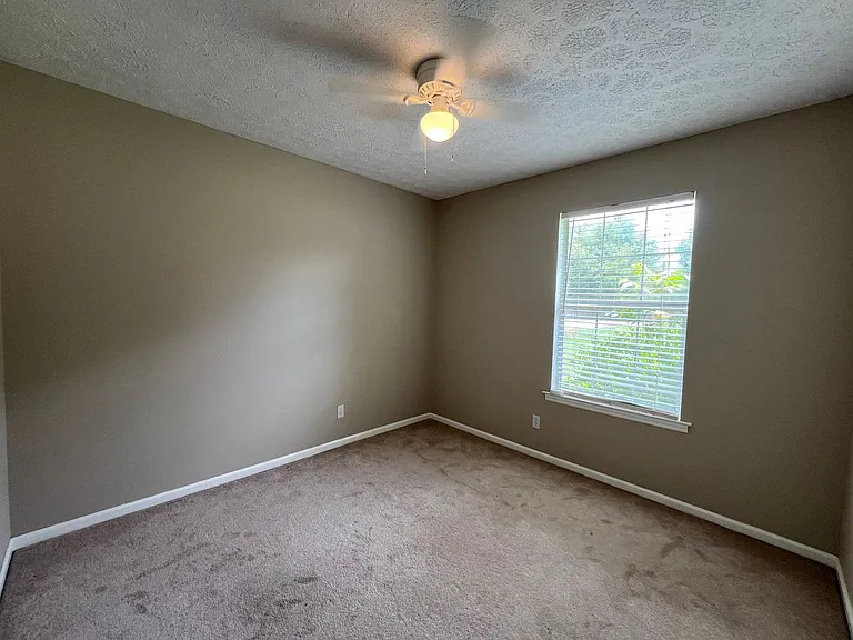 102 Hope Ln — Photo 21