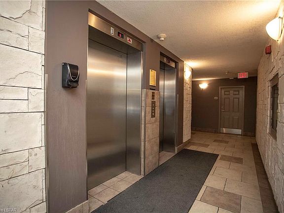 4th image of 155 Kent St #1405