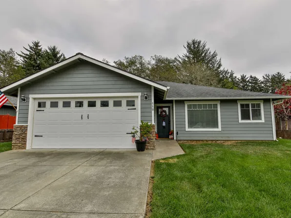 110 Maple Tree Ln, Crescent City, CA 95531