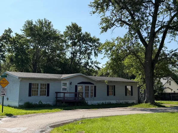 228 Lake St, Buckeye Lake, OH 43008