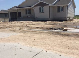 4315 Lovegrass Dr, Grand Island, NE 68803