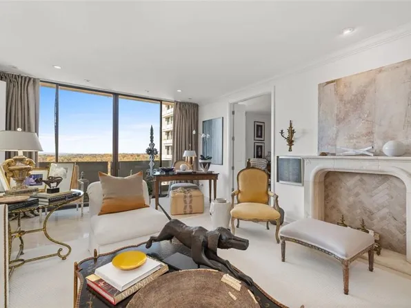 2575 Peachtree Rd NE APT 19G, Atlanta, GA 30305