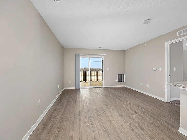 The Summit Apartments — Photo 17
