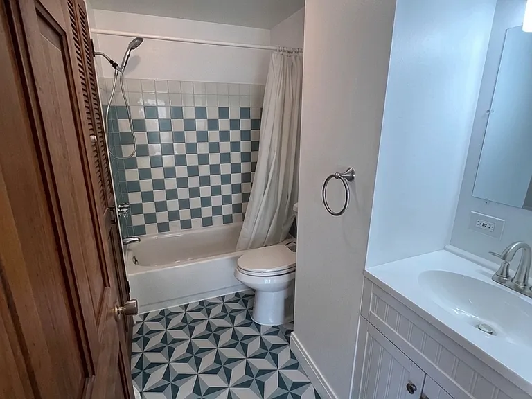 514 Franklin Ave — Photo 7