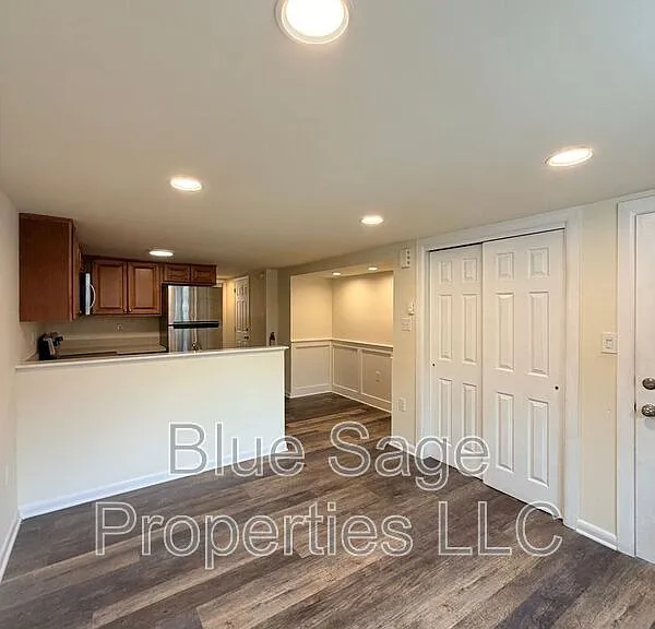 2D E Manoa Rd #C — Photo 4