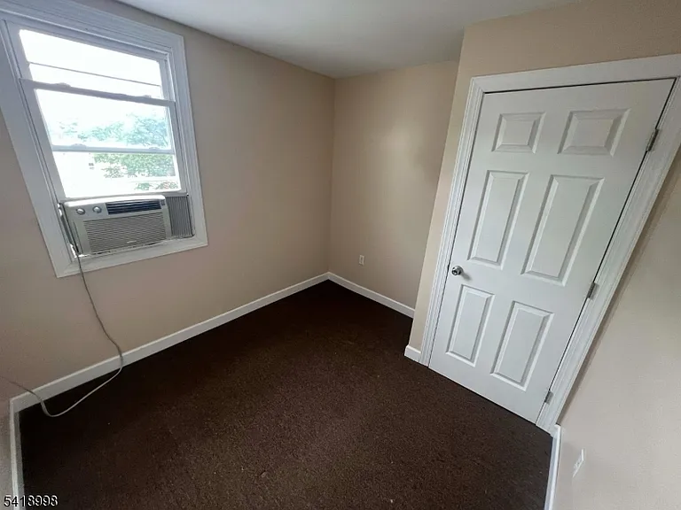 562 Summer St — Photo 6
