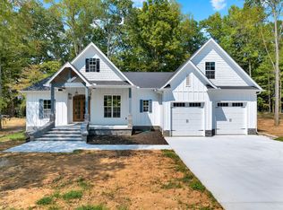 511 Woods Lake Rd, Decherd, TN 37324