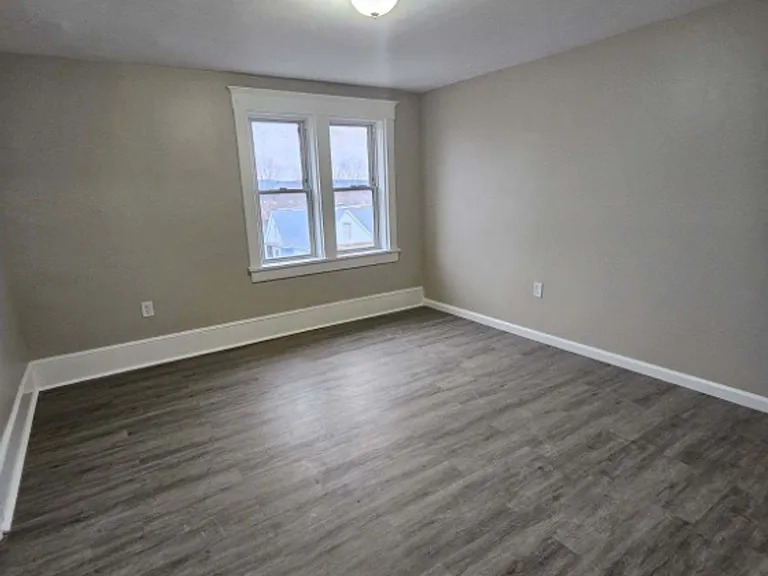 273 New Hancock St — Photo 5