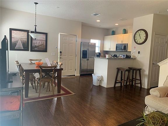 5th image of 5364 Diplomat Ct #105