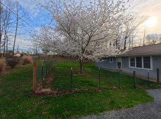 1052 Sunset Cir, Newport, TN 37821