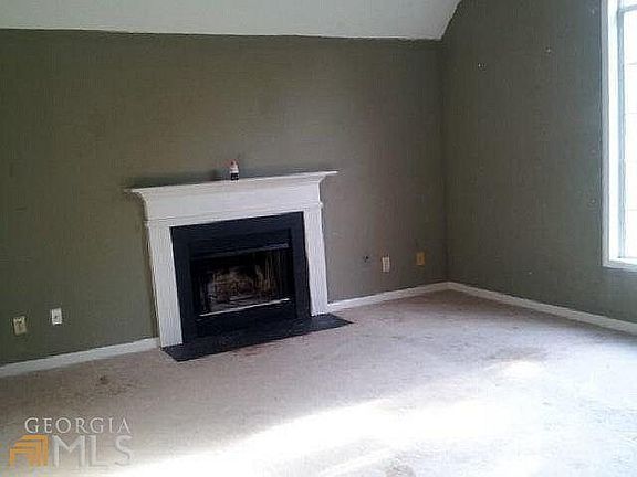 2nd image of 812 Grindstone Pl SW