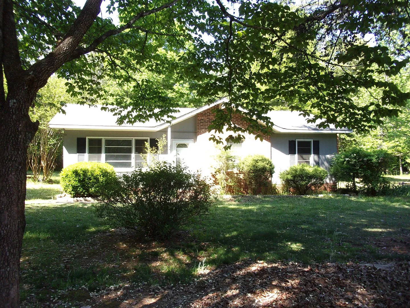 3 Bedroom 1 1/2 Bath Home on 1 Acre in Newport — Photo 2