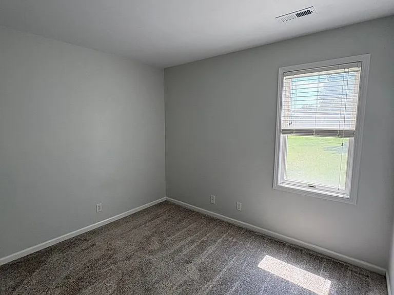 120 W Green Meadows Rd — Photo 20