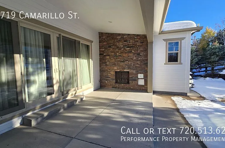 11719 Camarillo St — Photo 35