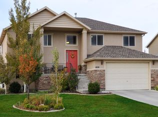 1050 W Windsor Dr, North Salt Lake, UT 84054