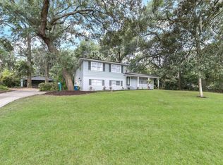 944 Chapeau Rd, Jacksonville, FL 32211