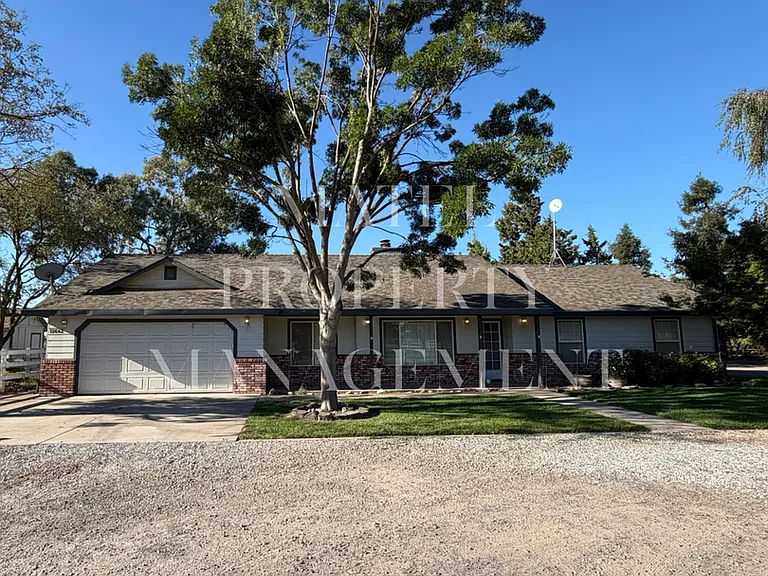 12642 Delaware Rd — Photo 1