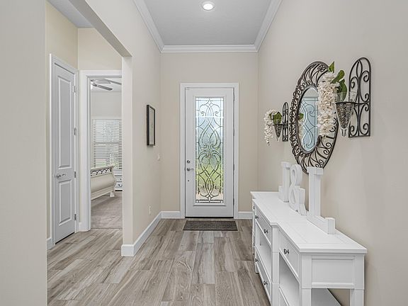 3rd image of 632 SE Villandry Way
