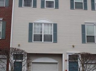 21 Meadow Ln, Nanuet, NY 10954