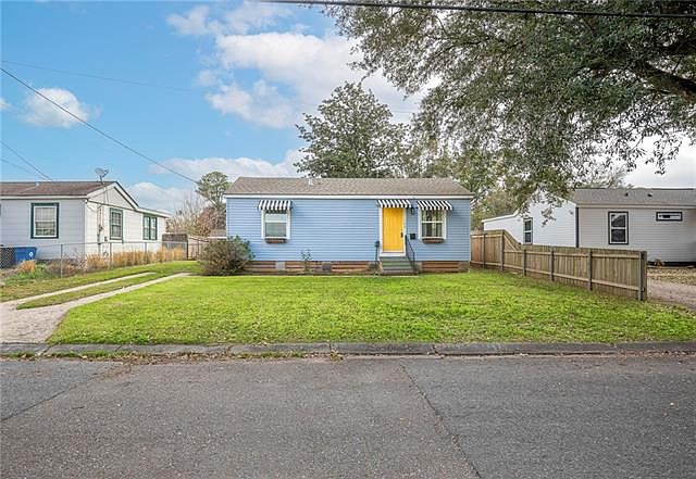1st image of 146 Huntlee Dr