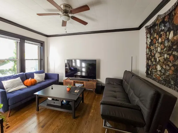 1827 1/2 W Winona St, Chicago, IL