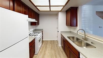 2nd image of 1485 & 1487 Bradford Way