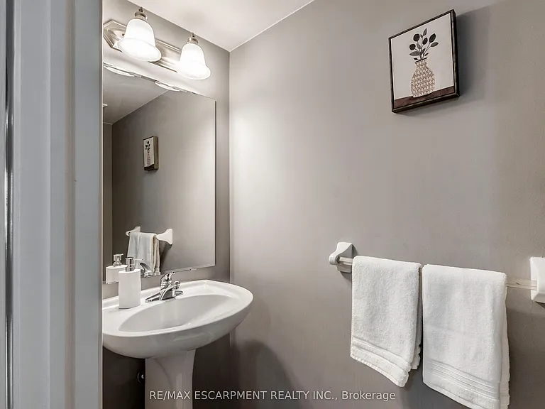 280 Wetenhall Lndg — Photo 16