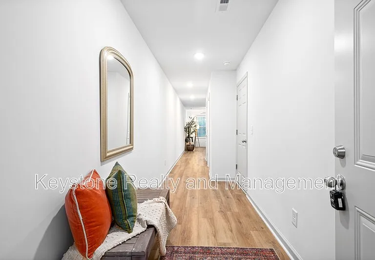 925 Center Rd #C — Photo 2