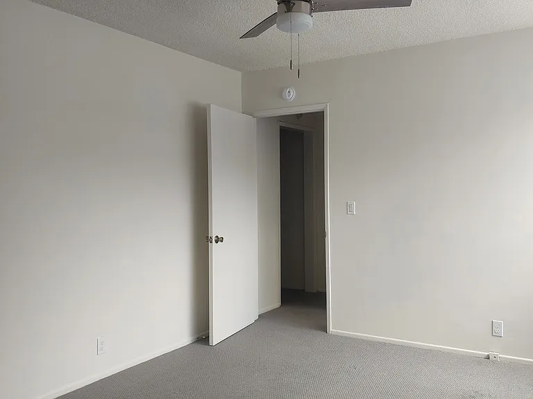 1016 N Orange Grove Ave #9 — Photo 14