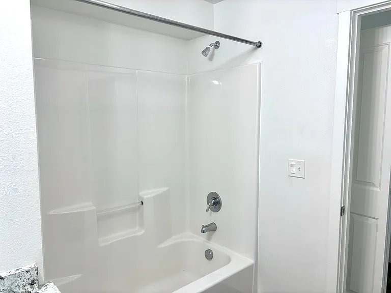 Roseland Apartments — Photo 11