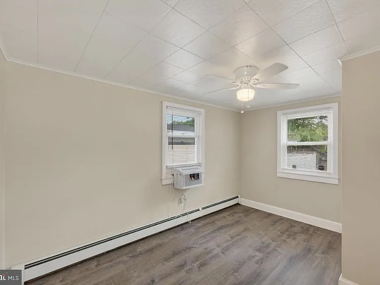 135 Keswick Ave — Photo 10