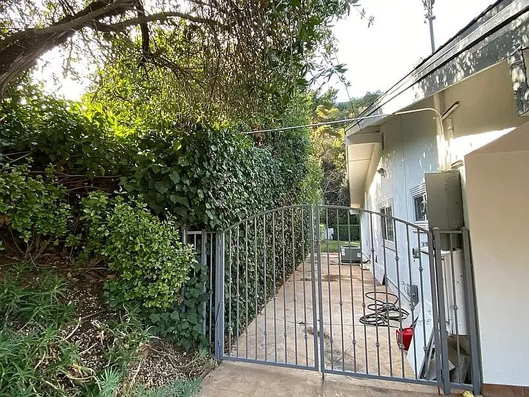 16636 Calneva Dr — Photo 38
