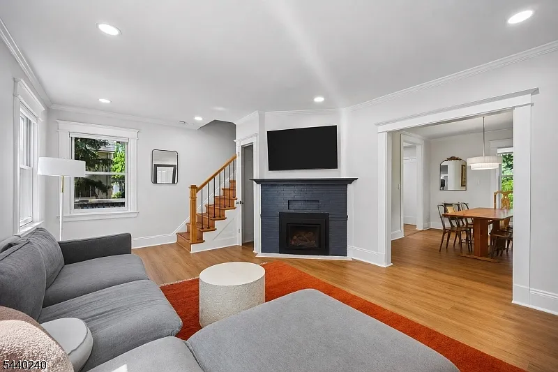 5 bed, 4.0 bath, $8,495 — Photo 4