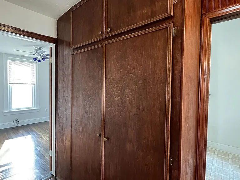 1611 Oak St — Photo 11