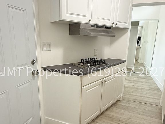 3rd image of 2341 Irving Ave #6