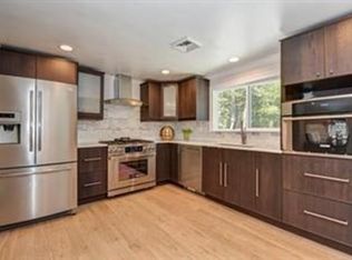 41 Abington St, Hingham, MA 02043