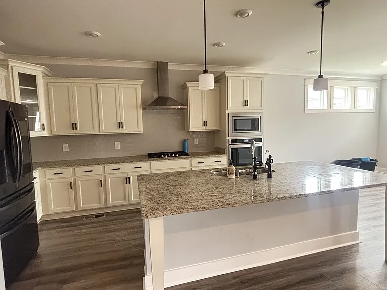 3038 Oxford Dr — Photo 6