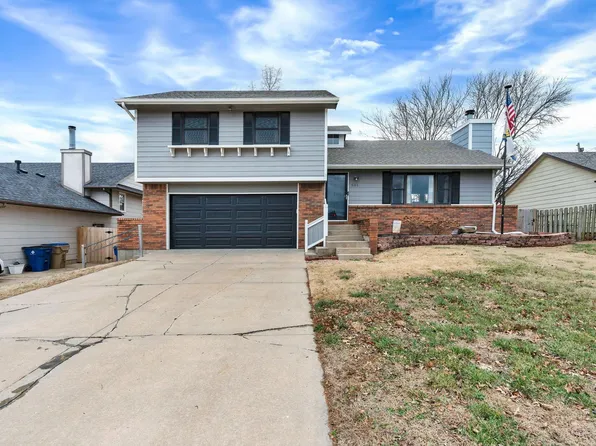 501 E Tall Tree Rd, Derby, KS 67037