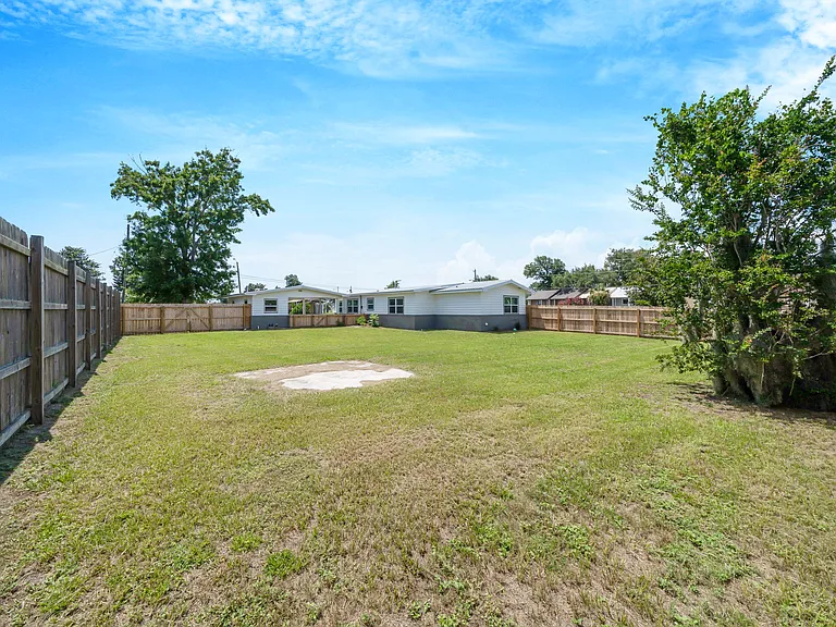 4900 S Lakewood Dr — Photo 36