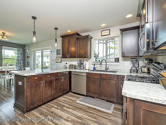 2nd image of 5849 Chartres Way
