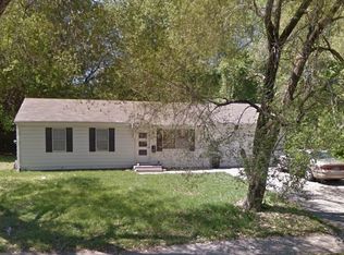 12814 13th St, Grandview, MO 64030