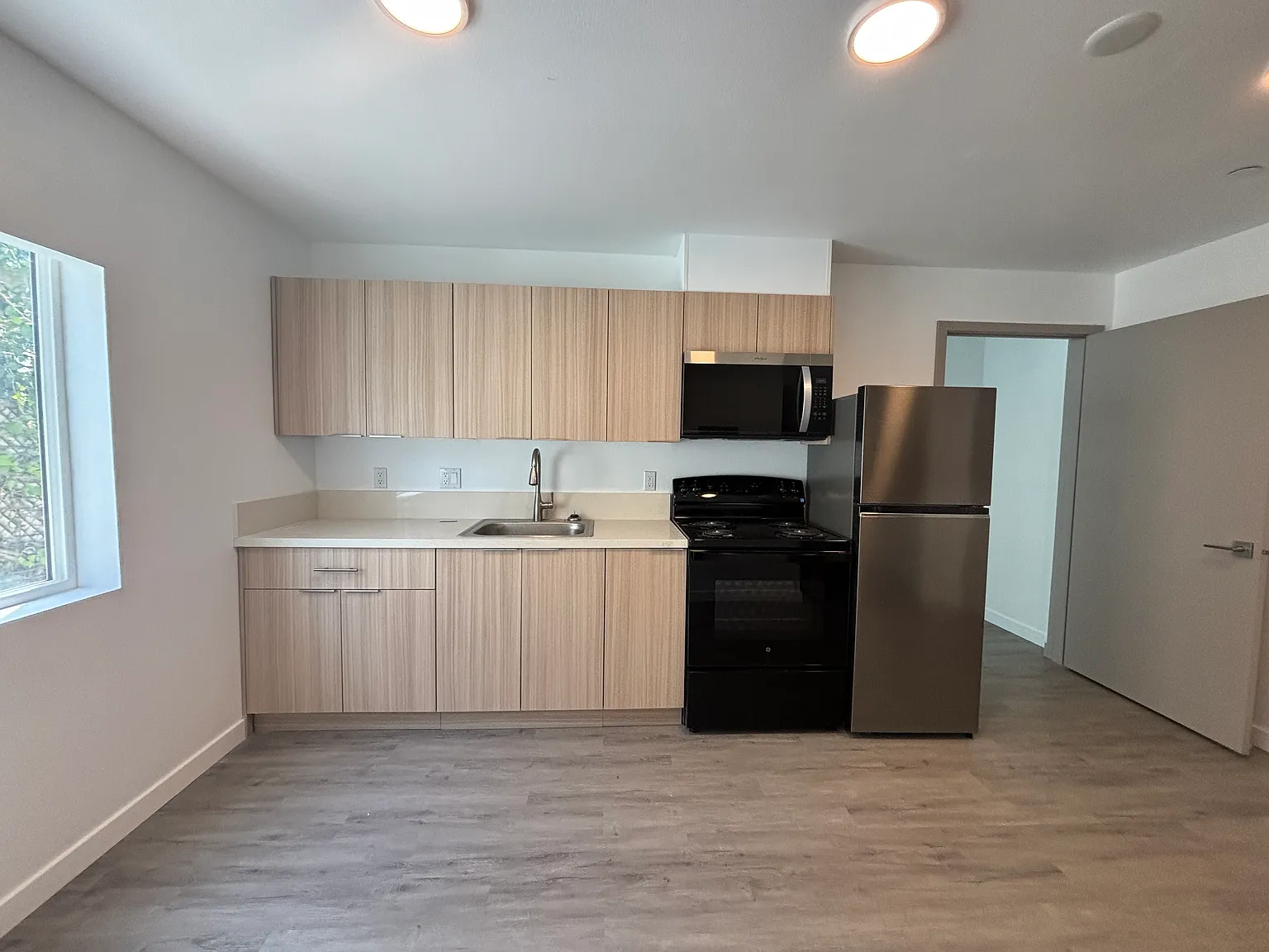 1 bed, $2,289 — Photo 3