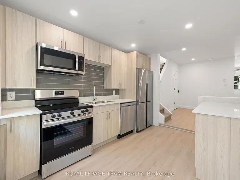 143 Saint Andrew St — Photo 16